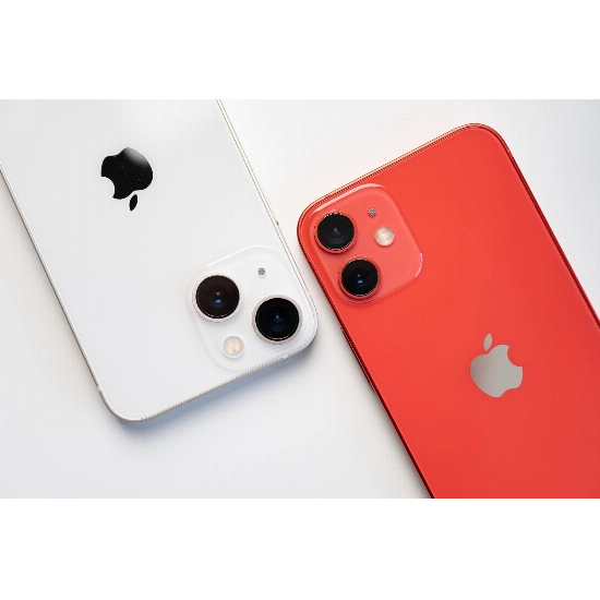 Сравнение iPhone 13 mini и iPhone 12 mini: Стоит ли обновляться?