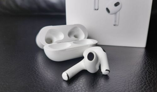 Что делать, если потеряли один наушник Apple AirPods