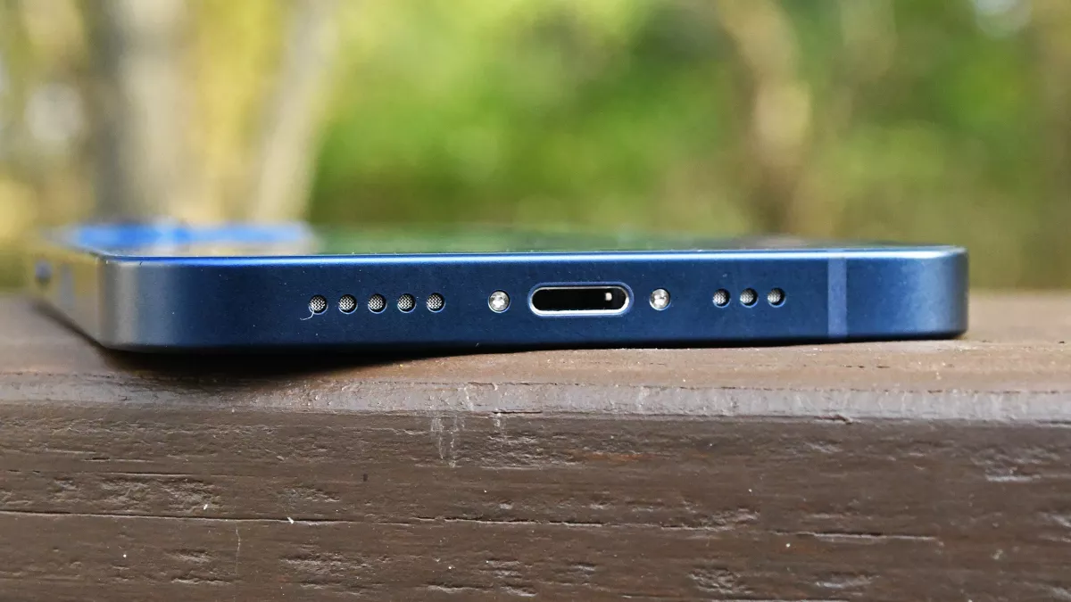 Модель iPhone 12